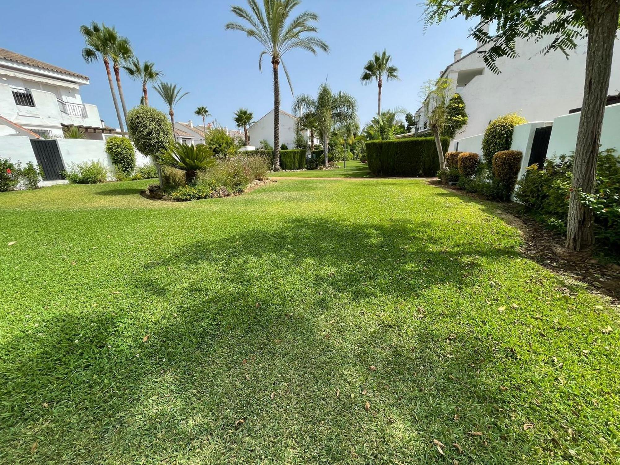 Apartamentos Naranjos Del Sol Marbellac Extérieur photo