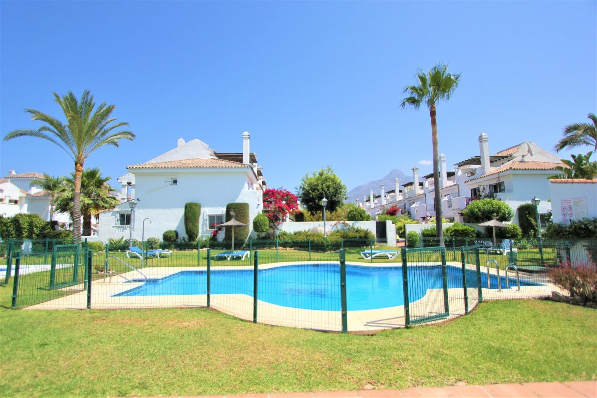 Apartamentos Naranjos Del Sol Marbellac Extérieur photo