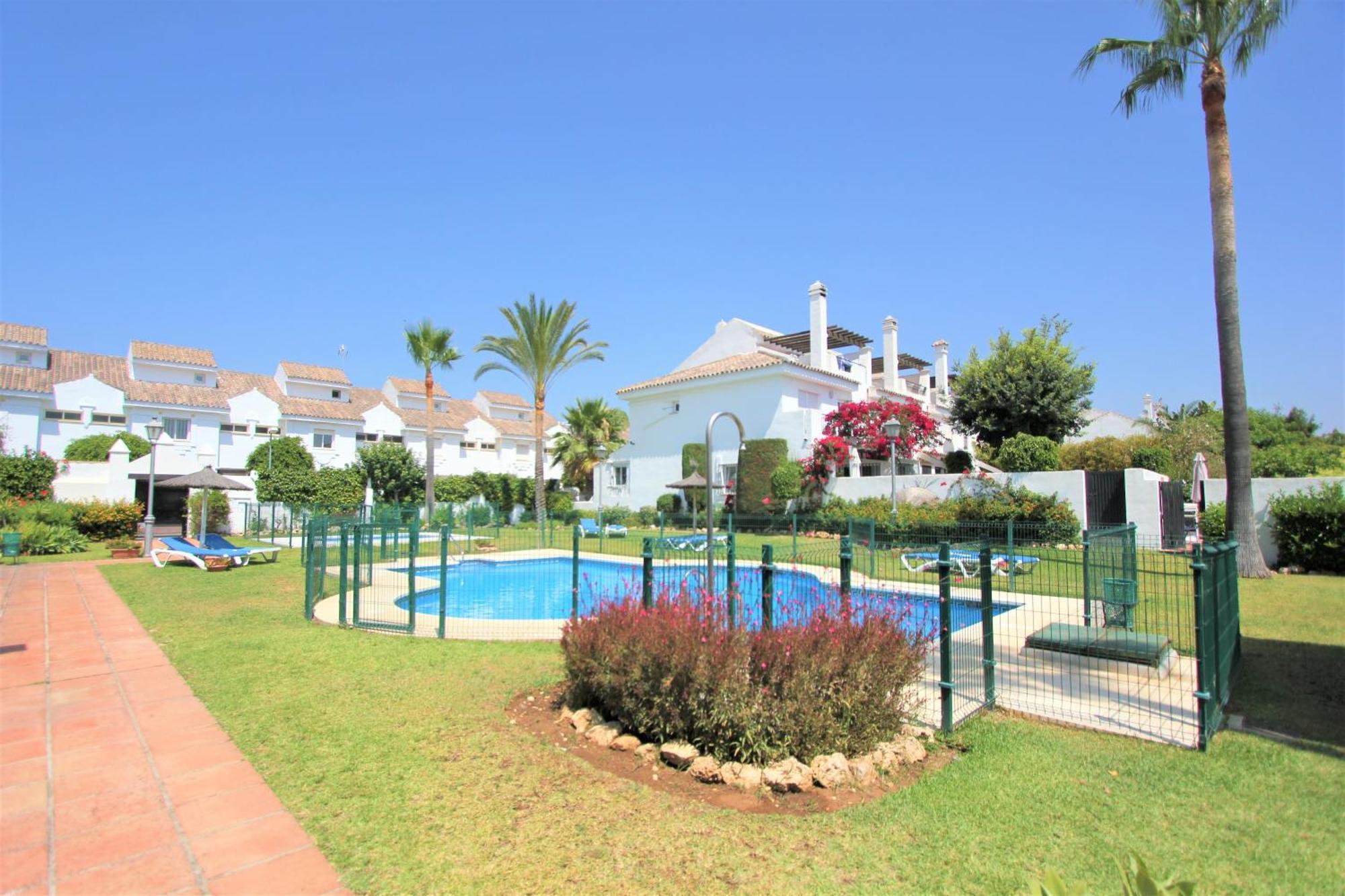 Apartamentos Naranjos Del Sol Marbellac Extérieur photo