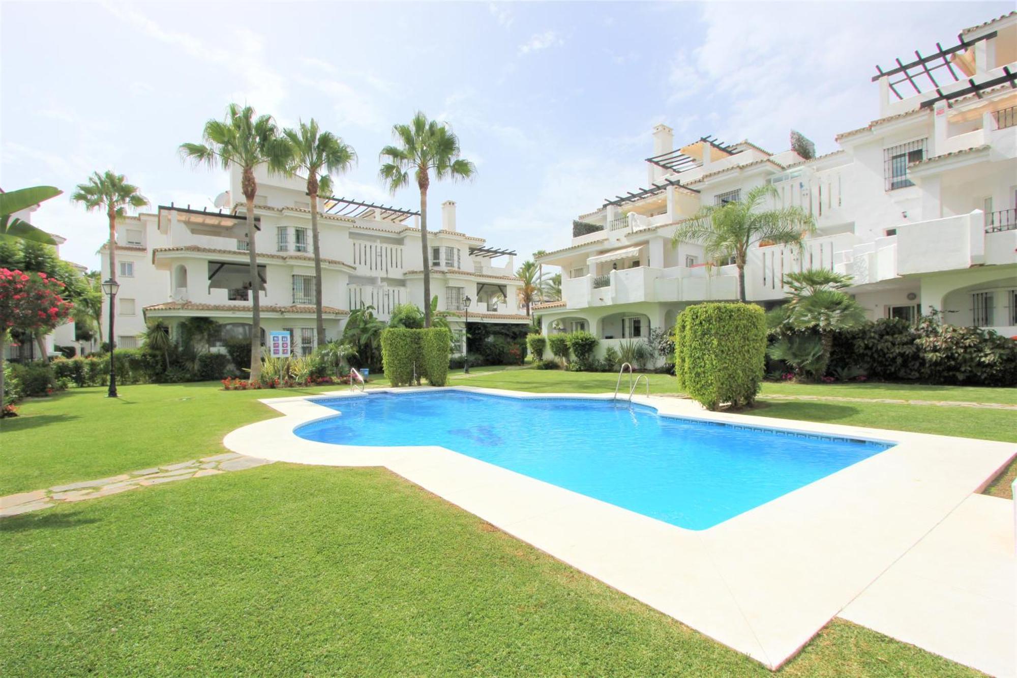 Apartamentos Naranjos Del Sol Marbellac Extérieur photo