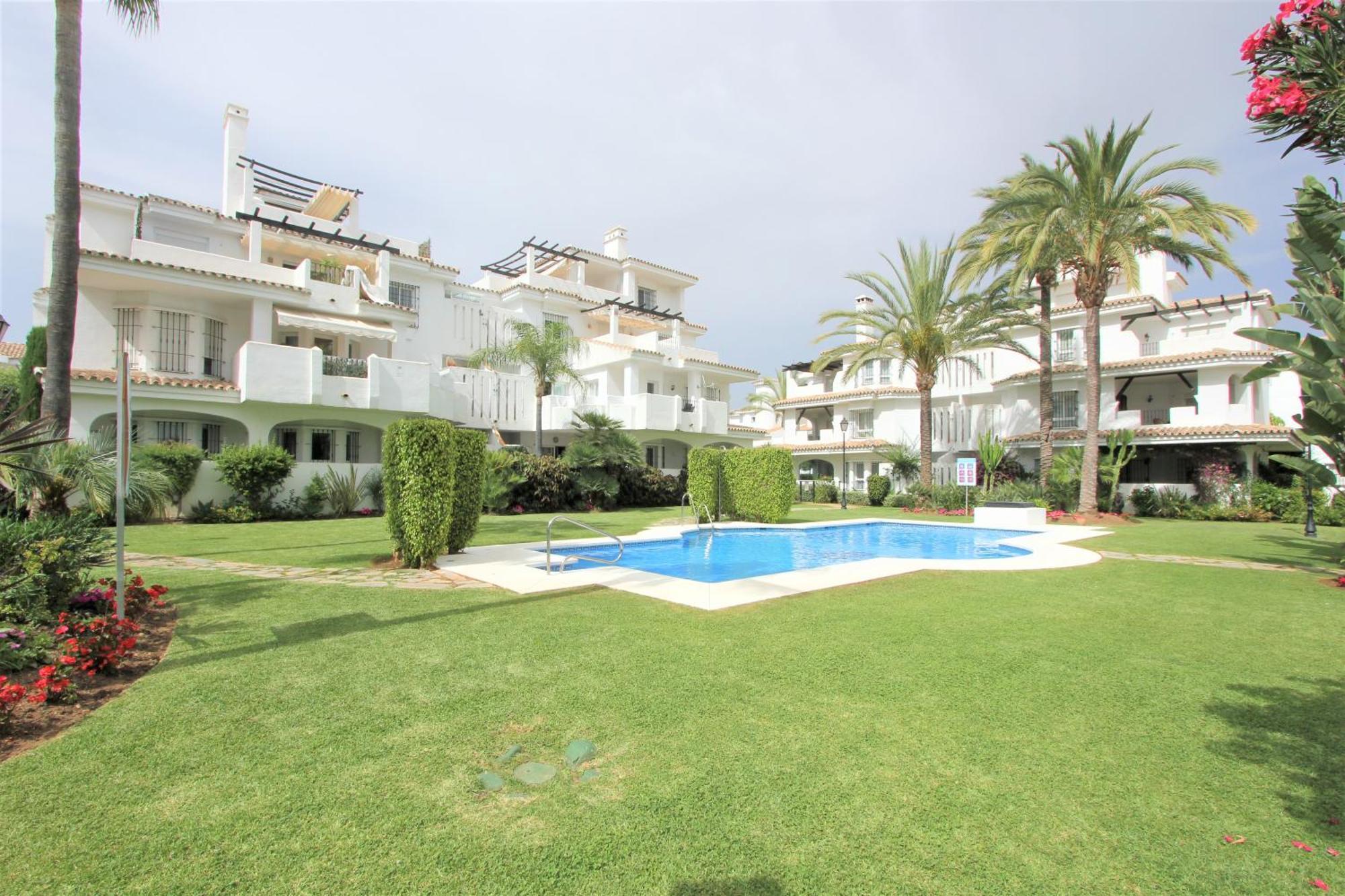 Apartamentos Naranjos Del Sol Marbellac Extérieur photo